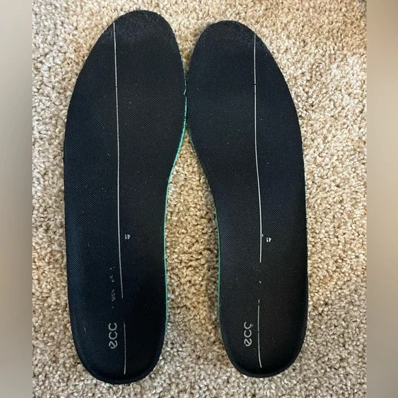 Ecco Soft 7 Metallic Black Leather Side Zip Bootie - Picture 6 of 11